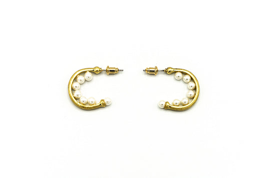 ORECCHINI OTTONE SEMICERCHIO CON PERLE     JU1393